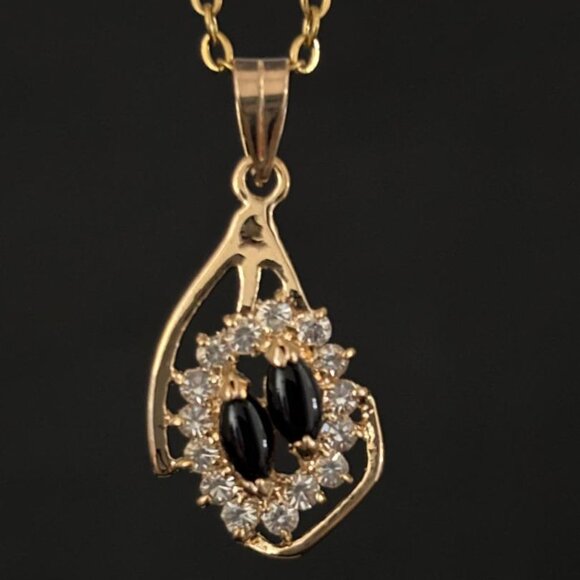 Vintage ONYX Pendant Necklace, Dolphin Ore 18K Gold Electroplate - Picture 5 of 5